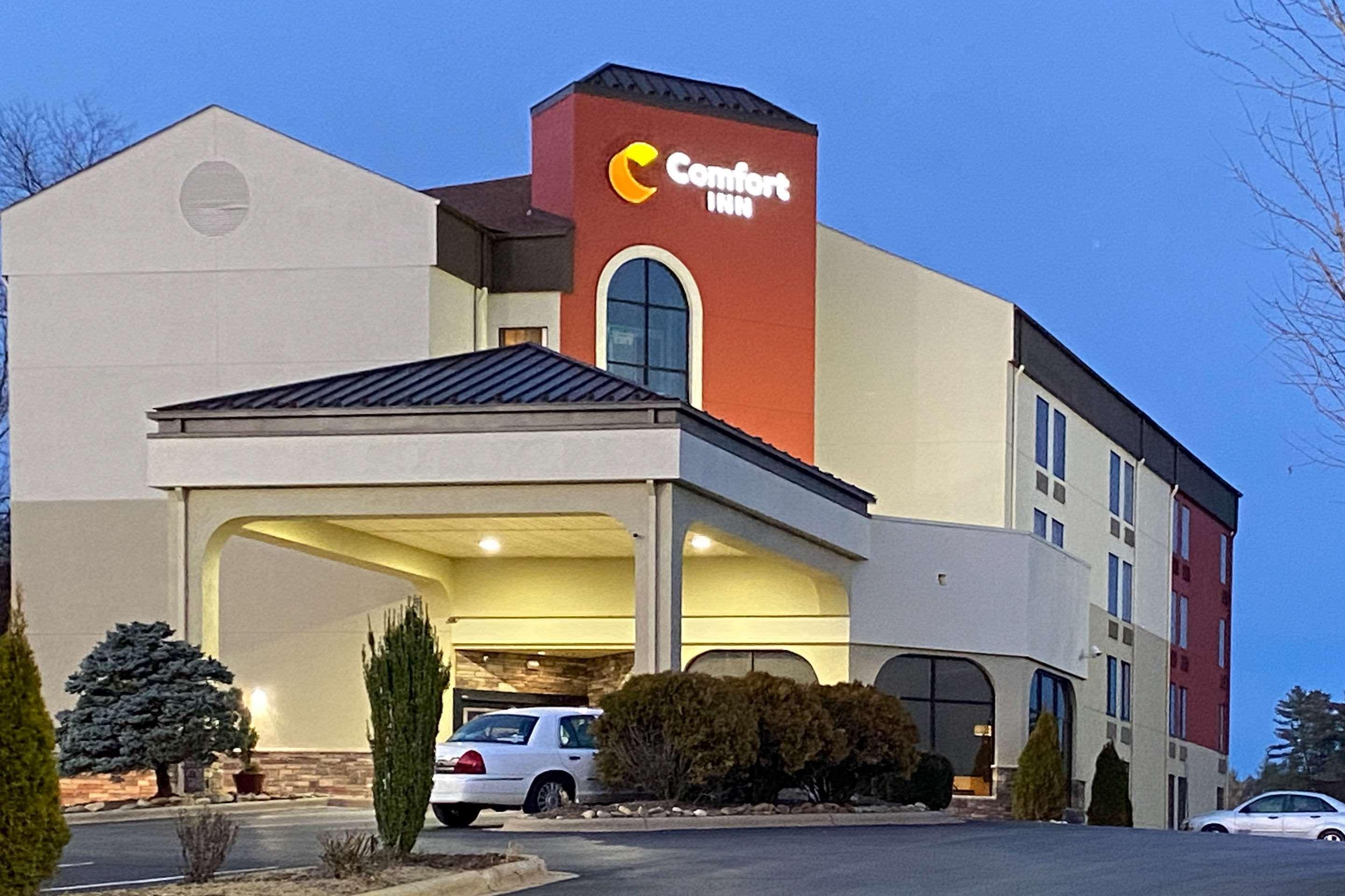 Comfort Inn North Of Asheville Mars Hill Eksteriør bilde